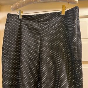 Talbots curvy black with white dots size 12 ankle cropped pants